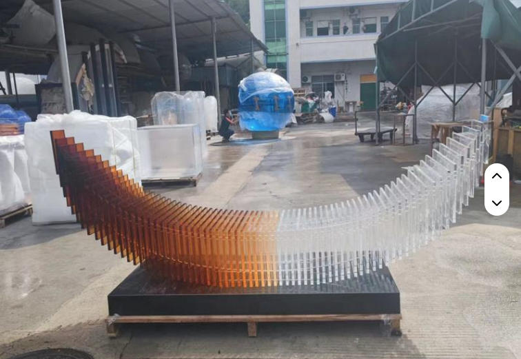 展示配件产品组合，金属连接件，固定装置，整齐排列，白色背景，专业拍摄